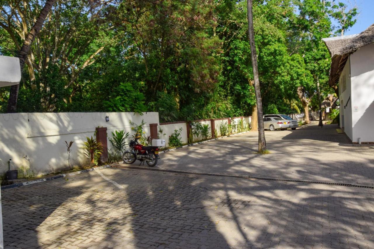 Sheratton Beach Villagio Mombasa Exterior photo